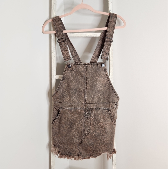 Free People Dresses & Skirts - Free People womens size 4 animal print overall jumper distressed dress